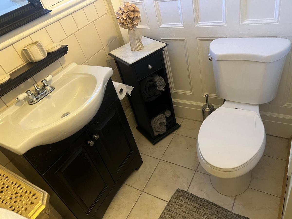 1 Bedroom Private Victorian Apt In Convenient City Location On 5 Acre, Sleeps 4 Poughkeepsie Zewnętrze zdjęcie
