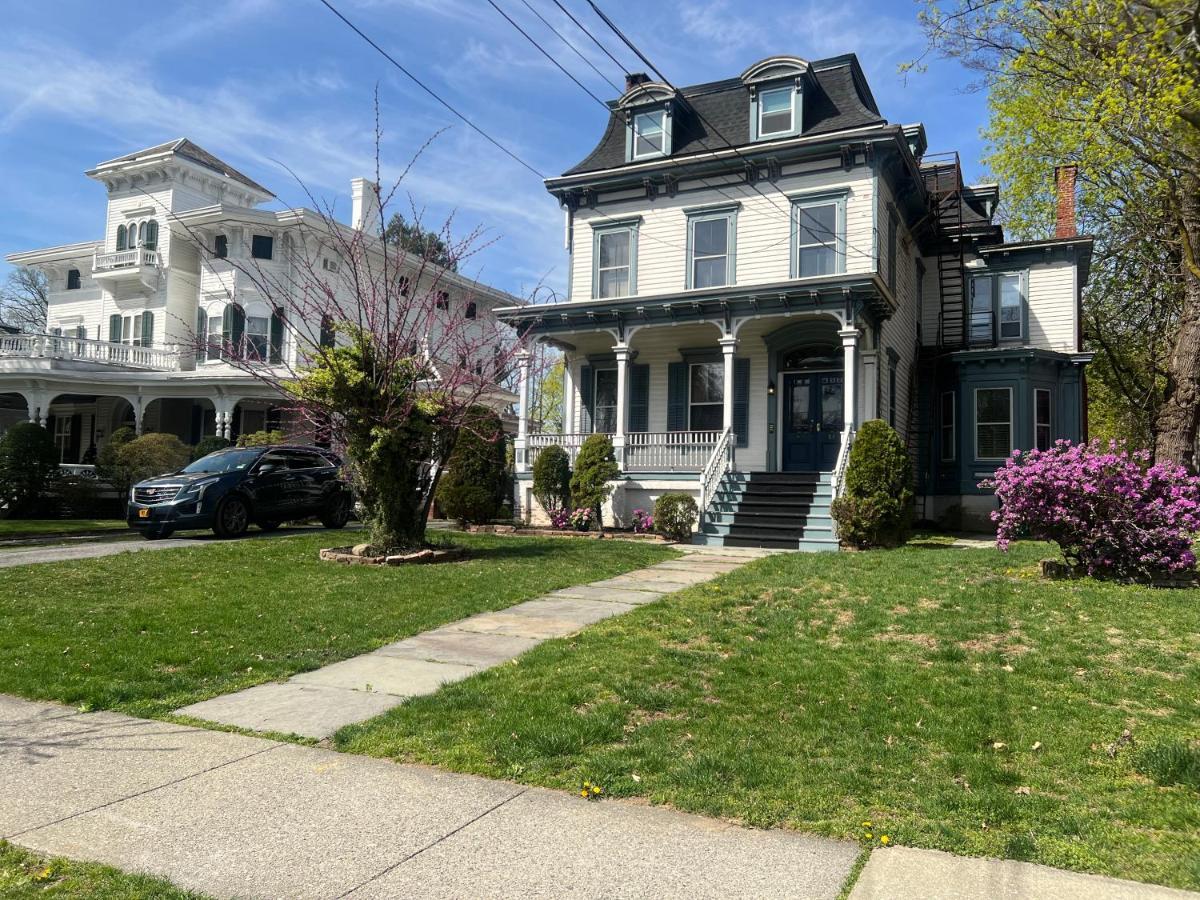 1 Bedroom Private Victorian Apt In Convenient City Location On 5 Acre, Sleeps 4 Poughkeepsie Zewnętrze zdjęcie